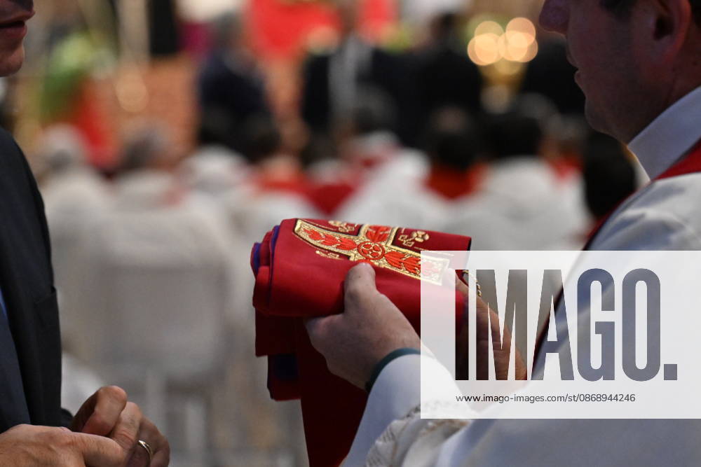 IPA89434038 - Italy, Rome, Vatican, October 8, 2026: Pope Leo XIV celebrates Holy Mass for the academic year at the Pontifical Universities in St. Peter s Basilica in the Vatican. Photograph by ALESSIA GIULIANI Catholic Press Photo