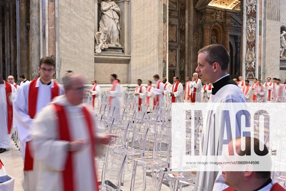 IPA89434052 - Italy, Rome, Vatican, October 8, 2026: Pope Leo XIV celebrates Holy Mass for the start of the academic year at the Pontifical Universities in St. Peter s Basilica in the Vatican. Photograph by ALESSIA GIULIANI Catholic Press Photo