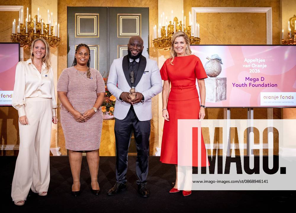 Queen Maxima Receives Appeltjes van Oranje - The Hague Queen Máxima of the Netherlands presents the 2026 Appeltjes van Oranje awards during a ceremony at Noordeinde Palace in The Hague, Netherlands on October 8, 2026. His Majesty King Willem-Alexander and Her Royal Highness Princess Beatrix of the Netherlands are in attendance at the event, where three social initiatives in the Kingdom will be recognized. The winners are to be announced during the ceremony. Photo by Patrick van Emst NL Beeld ABACAPRESS.COM The Hague Netherlands