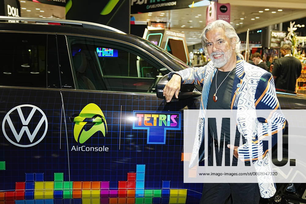 Video game designer and Tetris co-founder HENK ROGERS at 2026 New York Comic Con at the Javits Center on October 8, 2026 in New York. HENK ROGERS is on had to welcome the next evolution of Tetris as it moves into the dashboard of a 2027 Volkswagen Atlas. Volkswagen is bringing Tetris to its vehicles through AirConsole, an in car gaming platform that turns the vehicle s infotainment screen into a gaming display, with smartphones serving as the controllers. The games are designed to be played while the vehicle is parked, creating a new kind of entertainment experience inside the car. New York USA - ZUMAb148 20261008_zap_b148_008