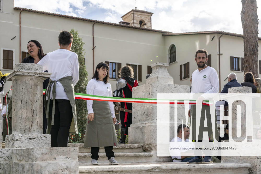 IPA89434782 - ASCOLI PICENO, ITALY OCTOBER 8, 2026: Prime Minister Giorgia Meloni attends the presentation and inauguration ceremony for the Palazzo Saladini Pilastri complex and its monumental park in Ascoli Piceno. The restoration project is part of the PINQuA program for urban regeneration and the enhancement of the citys historical heritage. (Photo: Andrea Vagnoni IPA Agency)