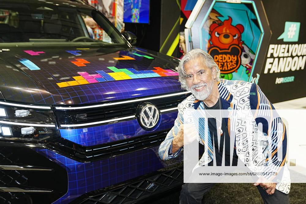 Video game designer and Tetris co-founder HENK ROGERS at 2026 New York Comic Con at the Javits Center on October 8, 2026 in New York. HENK ROGERS is on had to welcome the next evolution of Tetris as it moves into the dashboard of a 2027 Volkswagen Atlas. Volkswagen is bringing Tetris to its vehicles through AirConsole, an in car gaming platform that turns the vehicle s infotainment screen into a gaming display, with smartphones serving as the controllers. The games are designed to be played while the vehicle is parked, creating a new kind of entertainment experience inside the car. New York USA - ZUMAb148 20261008_zap_b148_019