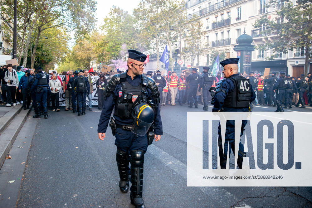 Student Protest - Paris Hundreds of high school students occupy Place de la Bastille in Paris, France on October 8, 2026, following the success of the October 6 protest, calling to continue and amplify the movement. Photo by ABACAPRESS.COM Paris France