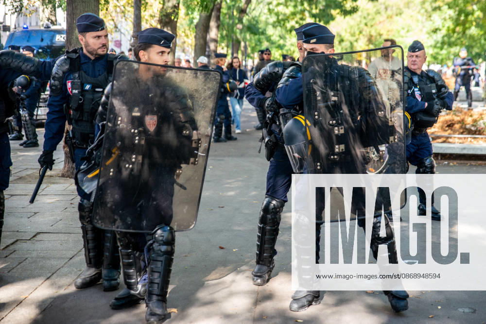 Student Protest - Paris Hundreds of high school students occupy Place de la Bastille in Paris, France on October 8, 2026, following the success of the October 6 protest, calling to continue and amplify the movement. Photo by ABACAPRESS.COM Paris France