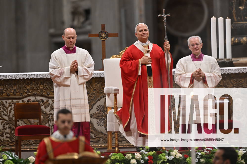 MESSA_PAPA_2026 Italy, Rome, Vatican, 2026 10 8 Pope Leo XIV celebrates Holy Mass for the academic year at the Pontifical Universities in St Peter s Basilica in the Vatican . - NO BOOKS