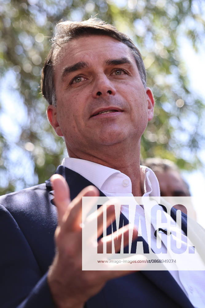Brazilian presidential candidate Flavio Bolsonaro of the Liberal Party BRASILIA, BRAZIL - OCTOBER 08 : Brazilian presidential candidate Flavio Bolsonaro of the Liberal Party (PL) attends a meeting with elected governors ahead of the presidential runoff election, in Brasilia, Brazil on October 08, 2026. Mateus Bonomi Anadolu Brasilia Brazil. Editorial use only. Please get in touch for any other usage.