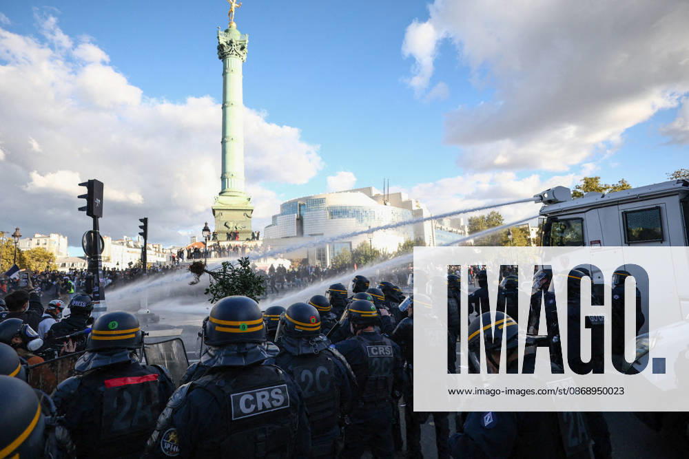 Student Protest - Paris Police forces during a demonstration at Place de la Bastille, in Paris, France on October 8, 2026, as part of a nationwide protest movement over learning conditions. Since late September, pupils have barred the entrances to hundreds of schools, complaining of teacher absences, overloaded timetables, dilapidated classrooms and buildings ill-adapted to rising temperatures, among other grievances. Photo by Raphael Lafargue ABACAPRESS.COM Paris France