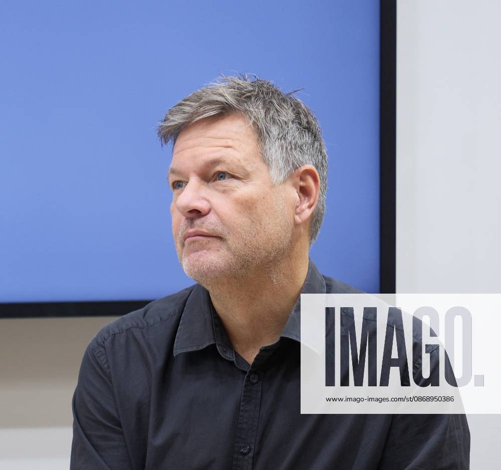 Frankfurt am Main, Messe Frankfurter Buchmesse 2026 Ex-Vizekanzler Robert Habeck stellt in Frankfurt sein neues Buch Arctic Meltdown vor