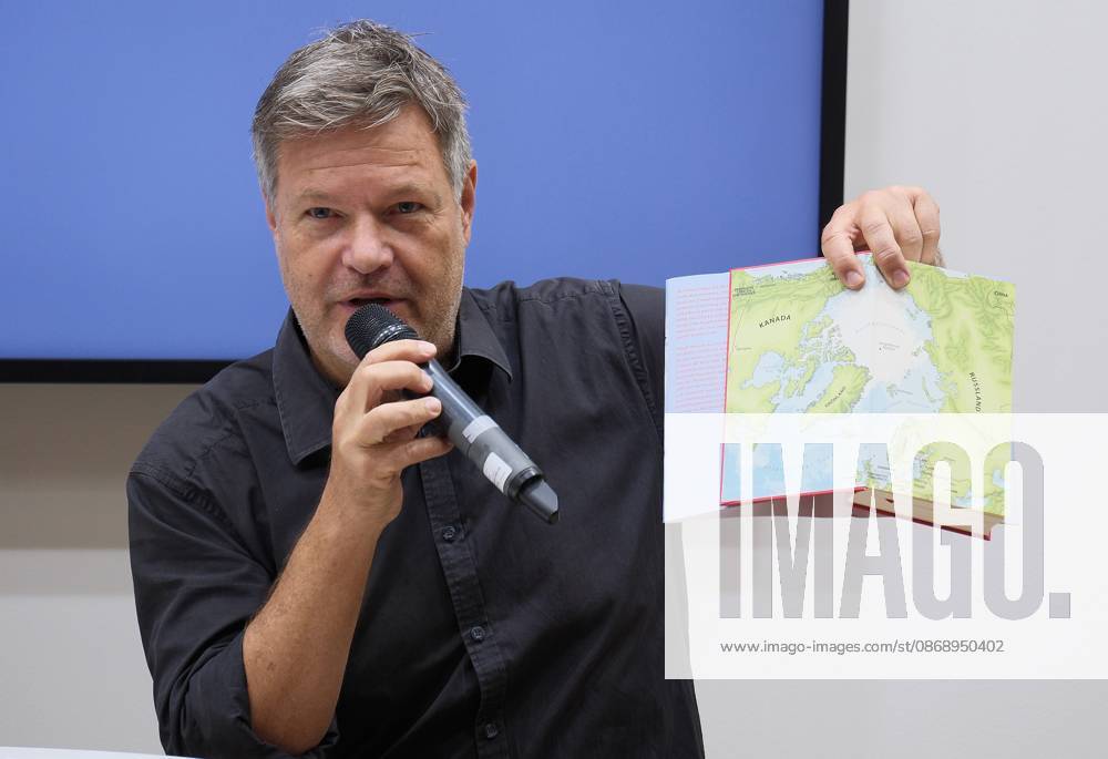 Frankfurt am Main, Messe Frankfurter Buchmesse 2026 Ex-Vizekanzler Robert Habeck stellt in Frankfurt sein neues Buch Arctic Meltdown vor