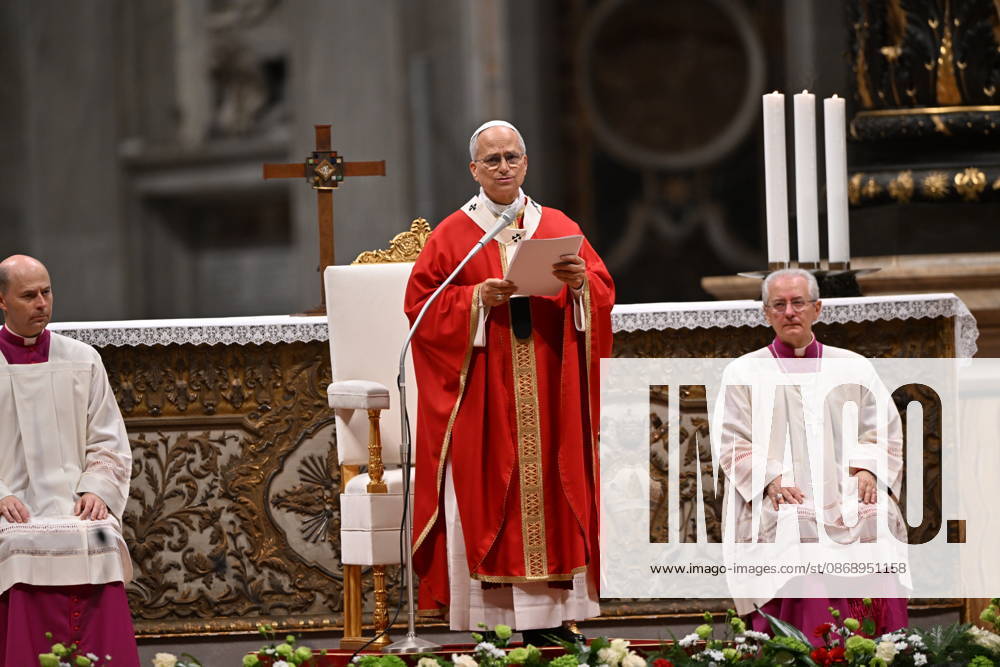 MESSA_PAPA_2026 Italy, Rome, Vatican, 2026 10 8 Pope Leo XIV celebrates Holy Mass for the academic year at the Pontifical Universities in St Peter s Basilica in the Vatican . - NO BOOKS