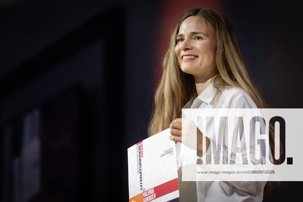 Buchmesse Frankfurt 2026 Valeria Gordeev erhält den aspekte Literaturpreis 2026 für ihr Buch Die Zikade entschlüft ihrer goldglänzenden Hülle ., Frankfurt am Main Hessen Deutschland Messegelände