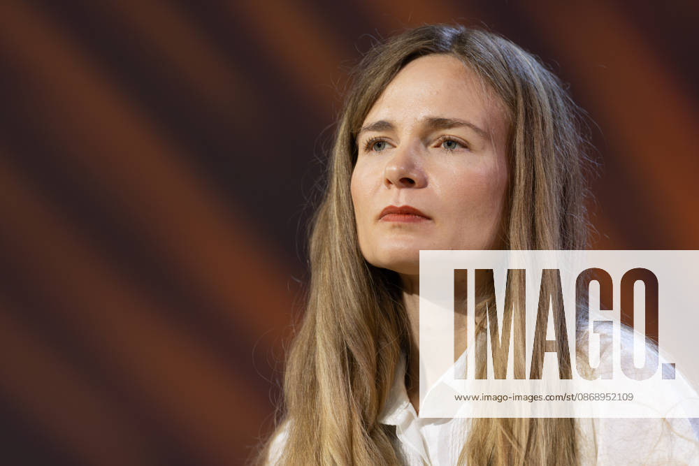 Buchmesse Frankfurt 2026 Valeria Gordeev erhält den aspekte Literaturpreis 2026 für ihr Buch Die Zikade entschlüft ihrer goldglänzenden Hülle ., Frankfurt am Main Hessen Deutschland Messegelände
