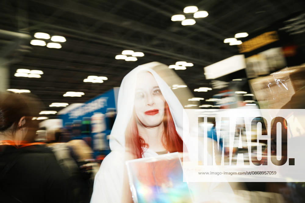 A woman in cosplay at the 2026 New York Comic Con at the Javits Center on October 8, 2026 in New York. New York USA - ZUMAb148 20261008_zap_b148_037