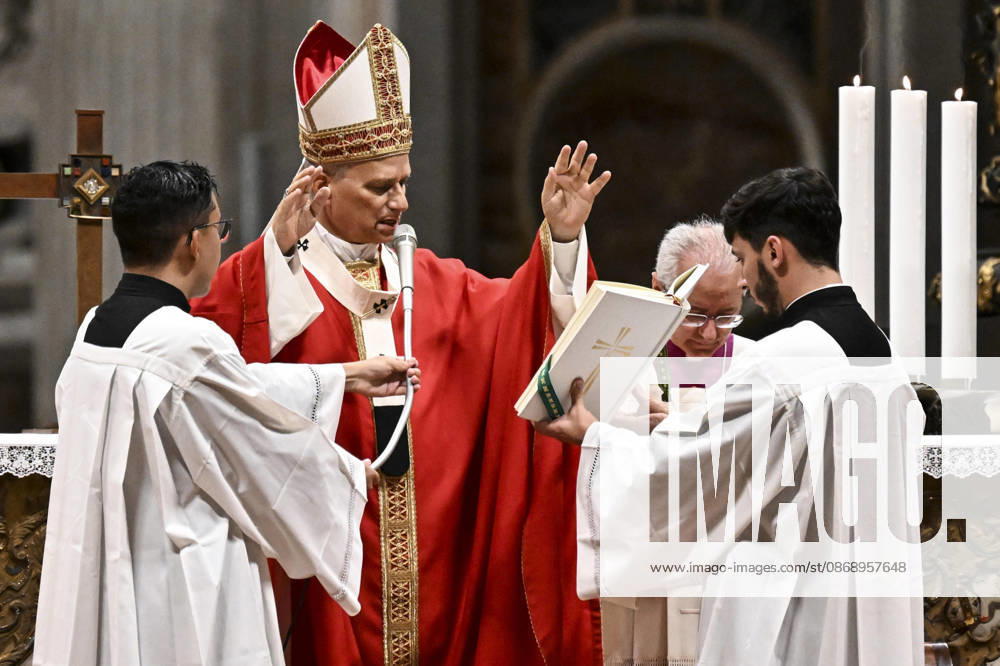 Pope Leo leads a mass for the inauguration of the academic year at the Pontificial University in Saint Peter s Square, Vatican City, 8 October 2026. ANSA RICCARDO ANTIMIANI. Vatican City Vatican City - ZUMAa110 20261008_zaf_a110_014