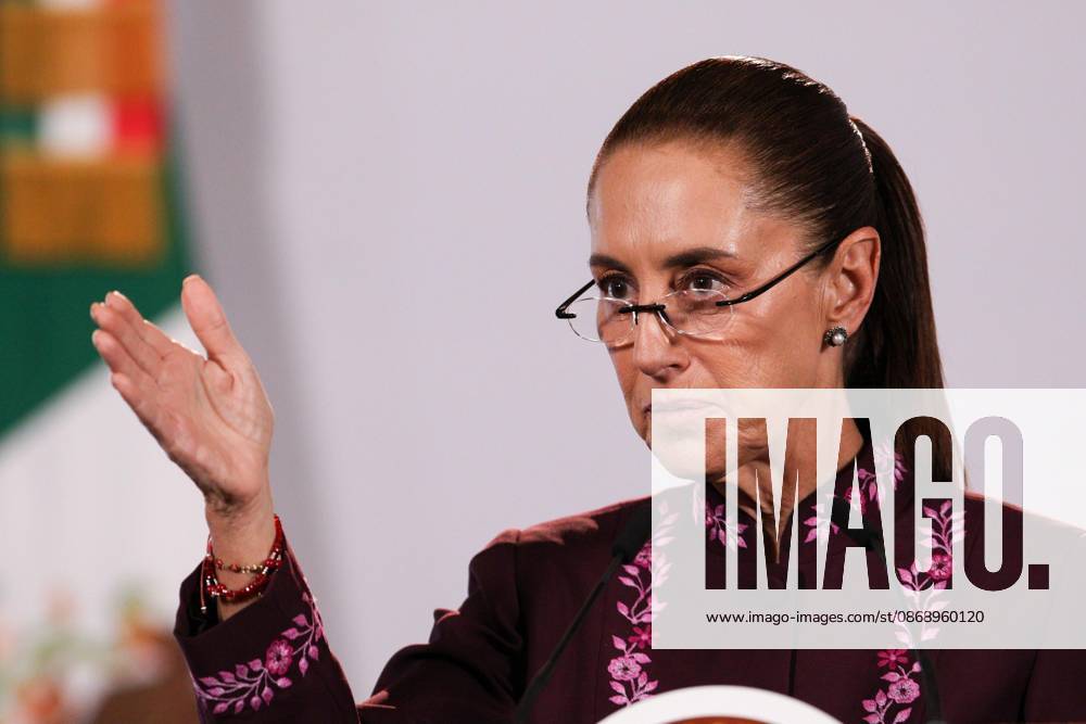 TO-45400- Ciudad de M& xe9;xico. 2026-10 -08. Claudia Sheinbaum Pardo, President of Mexico, during the daily morning press conference in the Treasury Room of the National Palace in Mexico City. Alejandro God& xcd;nez Clasos.com.mx - ZUMAcs4_ 20261008_faa_cs4_024