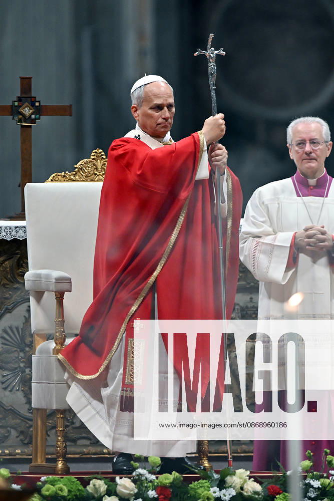 IPA89439181 - Italy, Rome, Vatican, October 8, 2026: Pope Leo XIV celebrates Holy Mass for the start of the academic year at the Pontifical Universities in St. Peter s Basilica in the Vatican. Photograph by ALESSIA GIULIANI Catholic Press Photo