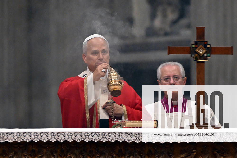 IPA89439190 - Italy, Rome, Vatican, October 8, 2026: Pope Leo XIV celebrates Holy Mass for the start of the academic year at the Pontifical Universities in St. Peter s Basilica in the Vatican. Photo by ALESSIA GIULIANI Catholic Press Photo