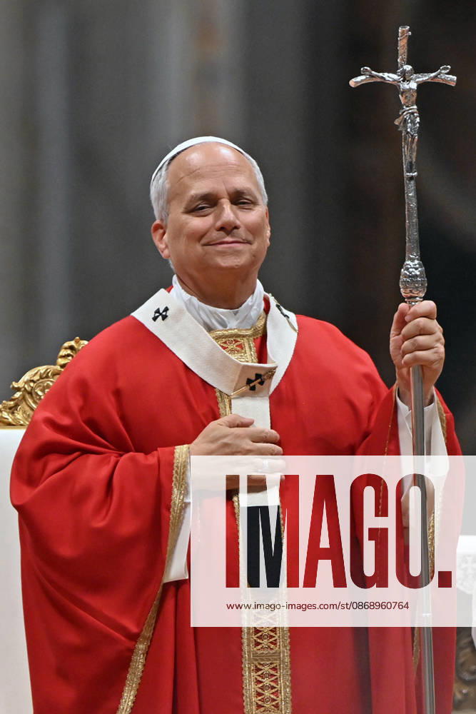 ROME - VATICAN - POPE - 2026 10 8 Italy, Rome, Vatican, 2026 10 8 Pope Leo XIV celebrates Holy Mass for the academic year at the Pontifical Universities in St Peter s Basilica in the Vatican . - NO BOOKS