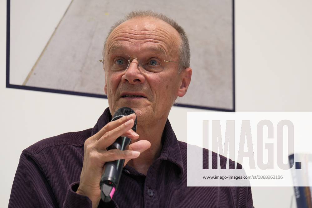 Frankfurt am Main, Messe Frankfurter Buchmesse 2026 Autor Edgar Selge stellt sein Buch vor Juras letzter Winter.