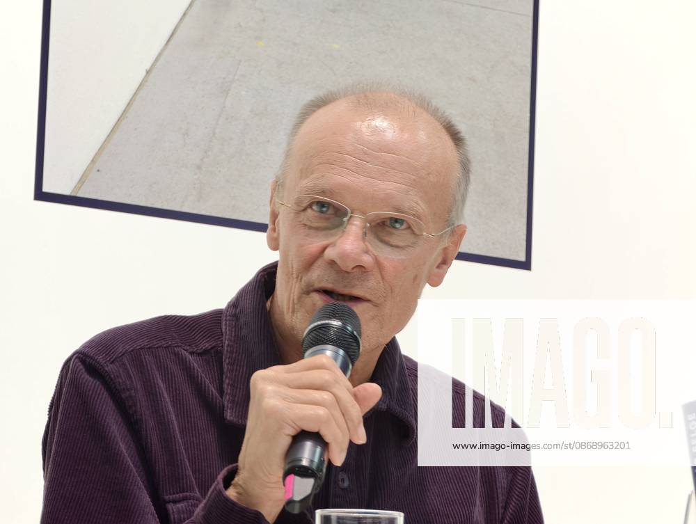 Frankfurt am Main, Messe Frankfurter Buchmesse 2026 Autor Edgar Selge stellt sein Buch vor Juras letzter Winter.