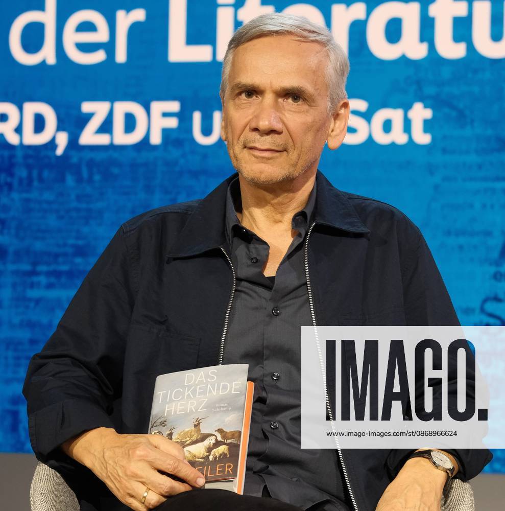 Frankfurt am Main, Messe Frankfurter Buchmesse 2026 Autor Lutz Seiler präsentiert sein neues Buch Das tickende Herz.