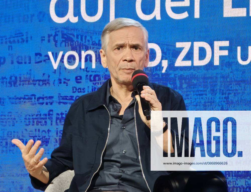 Frankfurt am Main, Messe Frankfurter Buchmesse 2026 Autor Lutz Seiler präsentiert sein neues Buch Das tickende Herz.