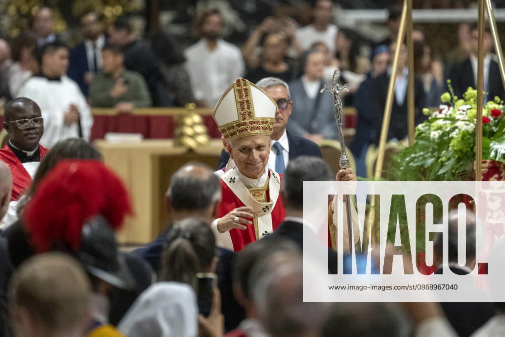 ITALY - POPE - VATICAN-2026 10 8 Italy, Rome, Vatican, 2026 10 8 Pope Leo XIV officiates the holy mass for the inauguration of the academic year of the pontifical universities at the St. Peter s Basilica in the Vatican. - NO BOOKS