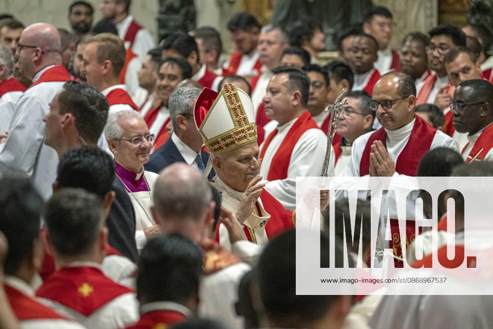 IPA89441172 - Italy, Rome, Vatican, October 8, 2026: Pope Leo XIV presides over Holy Mass for the inauguration of the academic year at the pontifical universities in St. Peter s Basilica in the Vatican. Photo by VATICAN MEDIA Catholic Press Photo