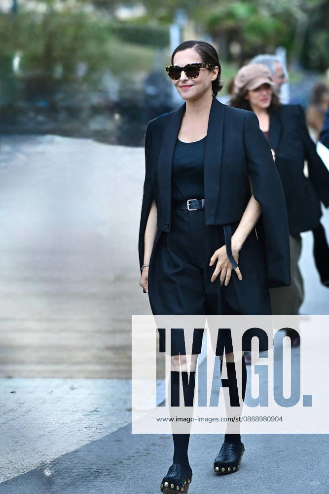37th Dinard British Irish Film Festival Day 2 FC Jury members President Amira Casar, attend the inauguration of the beach hut bearing Amira Casar name during Day Two of the 37th Dinard British Irish Film Festival on October 8, 2026 in Dinard, France Photo by Franck Castel ABACAPRESS.COM Dinard