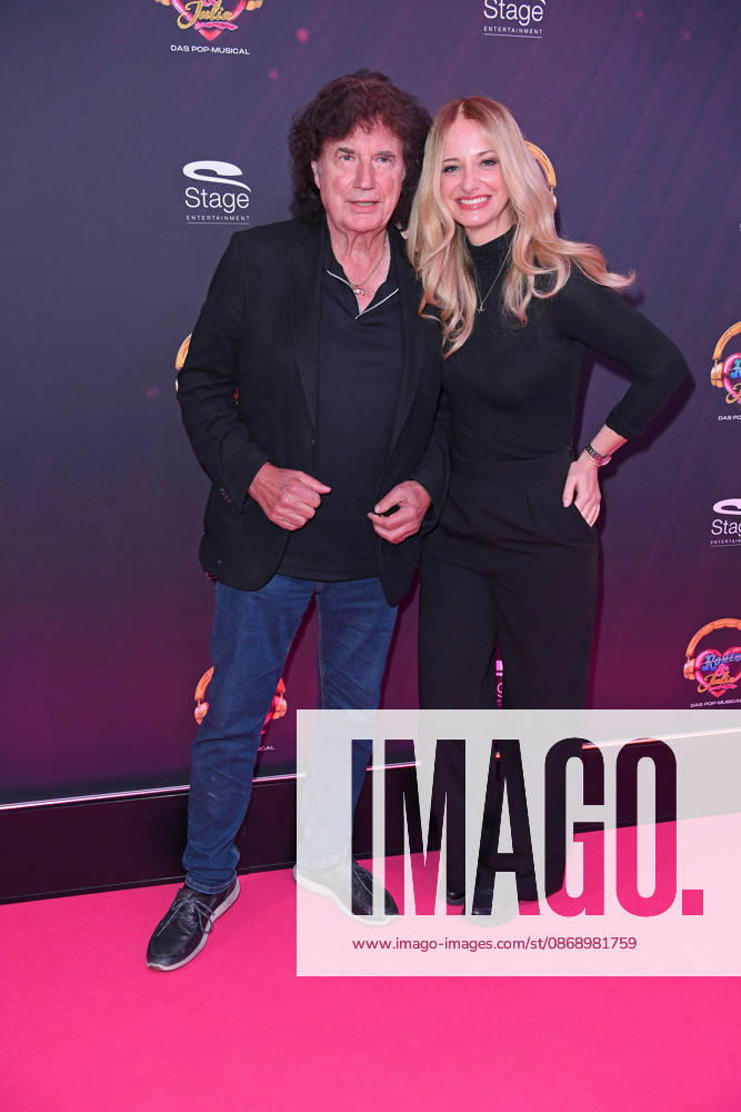Olaf der Flipper (Olaf Malolepski) mit Tochter Pia Malo bei der & JULIA MUSICALPREMIERE im Stage Palladium Theater in Stuttgart am 08.10.2026