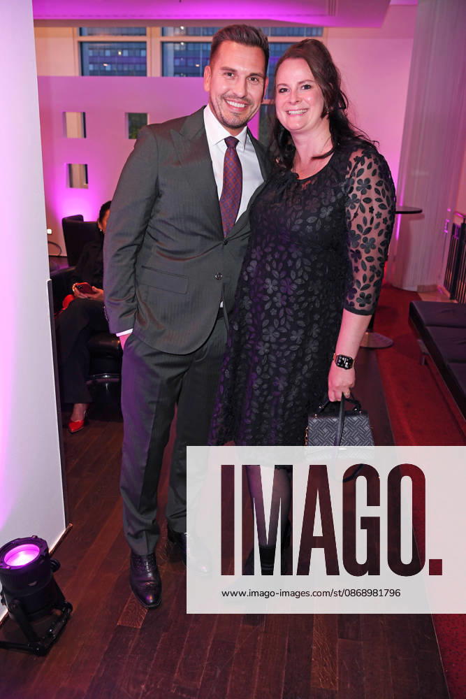 Chris Fleischhauer, Simone Wimmer (Hitradio Antenne 1) bei der & JULIA MUSICALPREMIERE im Stage Palladium Theater in Stuttgart am 08.10.2026