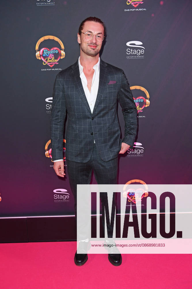 Nicolas Puschmann bei der & JULIA MUSICALPREMIERE im Stage Palladium Theater in Stuttgart am 08.10.2026