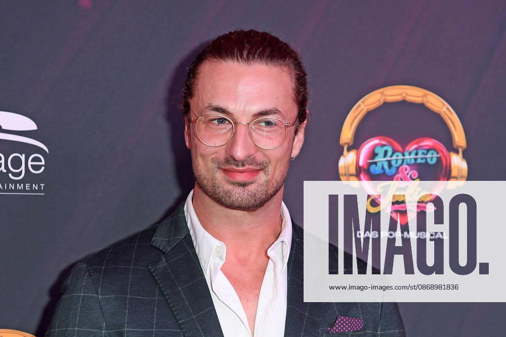 Nicolas Puschmann bei der & JULIA MUSICALPREMIERE im Stage Palladium Theater in Stuttgart am 08.10.2026