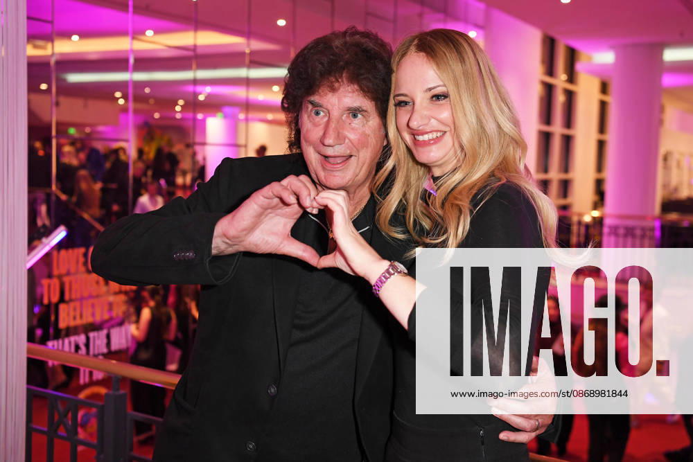 Olaf der Flipper (Olaf Malolepski) mit Tochter Pia Malo bei der & JULIA MUSICALPREMIERE im Stage Palladium Theater in Stuttgart am 08.10.2026