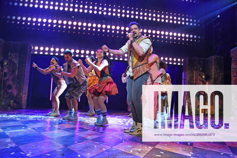 Showfinale bei der & JULIA MUSICALPREMIERE im Stage Palladium Theater in Stuttgart am 08.10.2026