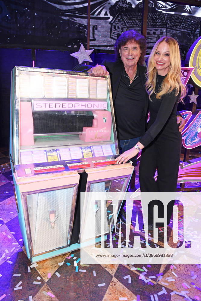 Olaf der Flipper (Olaf Malolepski) mit Tochter Pia Malo bei der & JULIA MUSICALPREMIERE im Stage Palladium Theater in Stuttgart am 08.10.2026
