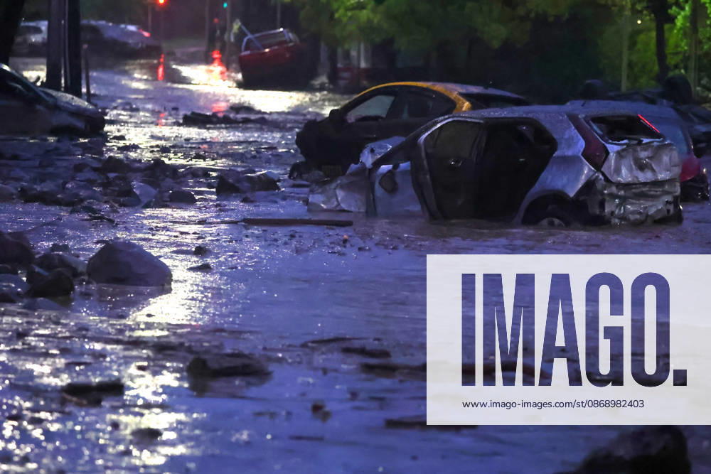 Santiago, October 8, 2026: A mudslide is affecting the area from San Carlos de Apoquindo to Los Dominicos in the Las Condes district, causing widespread damage and sweeping away vehicles and people. Jonnathan Oyarzun Aton, Chile, Santiago, Chile Aton 1197995