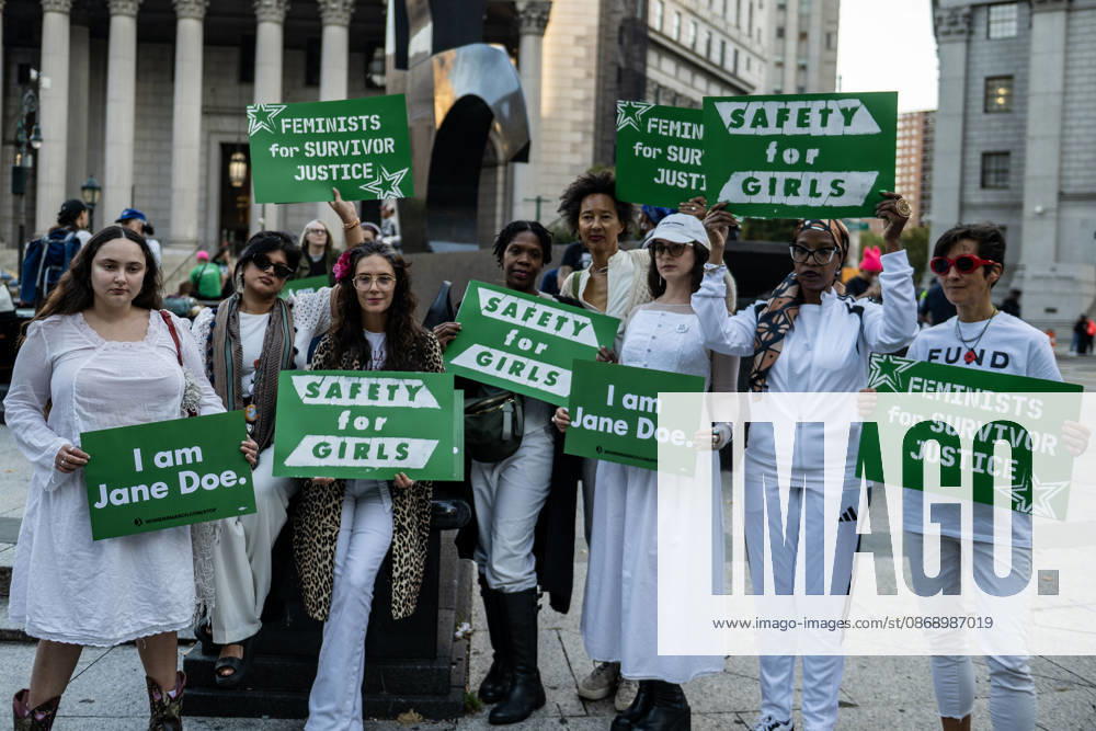 Hundreds of sexual assualt survivors and aliies came together in solidarity with Jane Doe in the wake of the Cornell 7 case. Speakers from womens rights groups Women s March, Me Too, Feminist Generation and Feminist took the stage to speak on the culture of sexual violence in the US. The Resistance Revival Chorus poses for a photo. New York USA - ZUMAh214 20261008_znp_h214_003