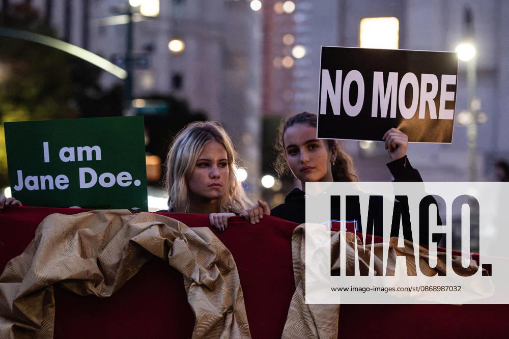 Hundreds of sexual assualt survivors and aliies came together in solidarity with Jane Doe in the wake of the Cornell 7 case. Speakers from womens rights groups Women s March, Me Too, Feminist Generation and Feminist took the stage to speak on the culture of sexual violence in the US. New York USA - ZUMAh214 20261008_znp_h214_008