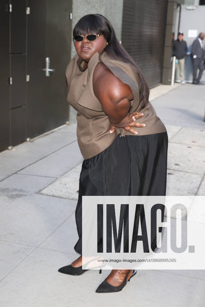 GABOUREY SIDIBE arrives at ABC Studios New York USA - ZUMAh16_ 20261008_zaf_h16_040