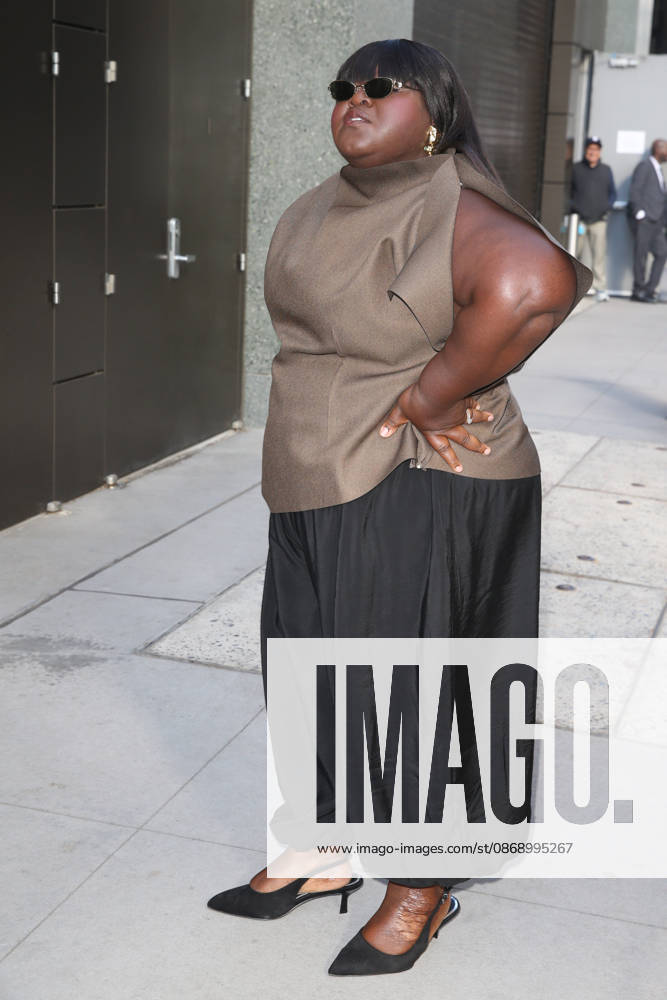 GABOUREY SIDIBE arrives at ABC Studios New York USA - ZUMAh16_ 20261008_zaf_h16_041