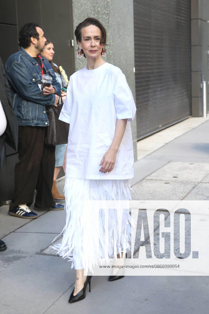 SARAH PAULSON arrives at ABC Studios New York USA - ZUMAh16_ 20261008_zaf_h16_057