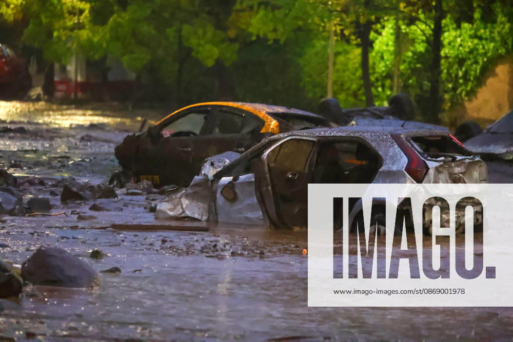 Santiago, October 8, 2026: A mudslide is affecting the area from San Carlos de Apoquindo to Los Dominicos in the Las Condes district, causing widespread damage and sweeping away vehicles and people. Jonnathan Oyarzun Aton Chile, Santiago, Chile Aton 1198033