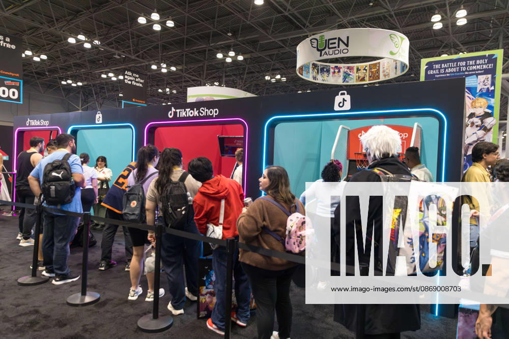 People in costumes and makeup pose during New York Comic Con 2026 at the Javits Center in New York City, United States, on Thursday, October 8, 2026. New York USA - ZUMAc233 20261008_zsp_c233_024