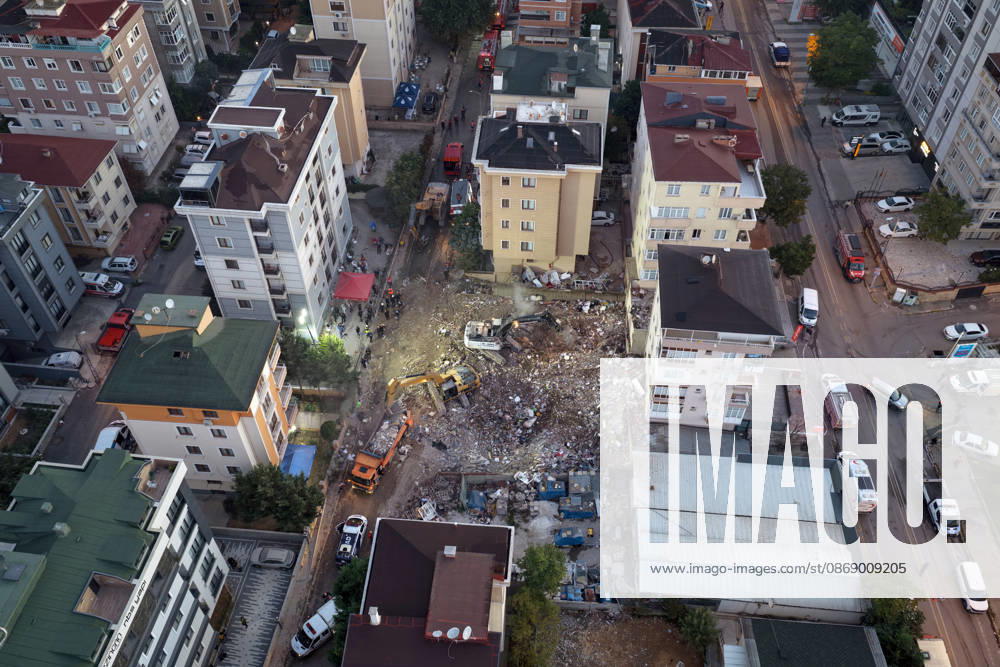 Search and rescue efforts completed in partially collapsed building in Istanbul ISTANBUL, TURKIYE - OCTOBER 9: An aerial view of the area as search and rescue efforts are completed at the site of a seven-story building that partially collapsed in the Maltepe district of Istanbul, Turkiye, on October 09, 2026. Murat Sengul Anadolu Istanbul Turkey. Editorial use only. Please get in touch for any other usage.