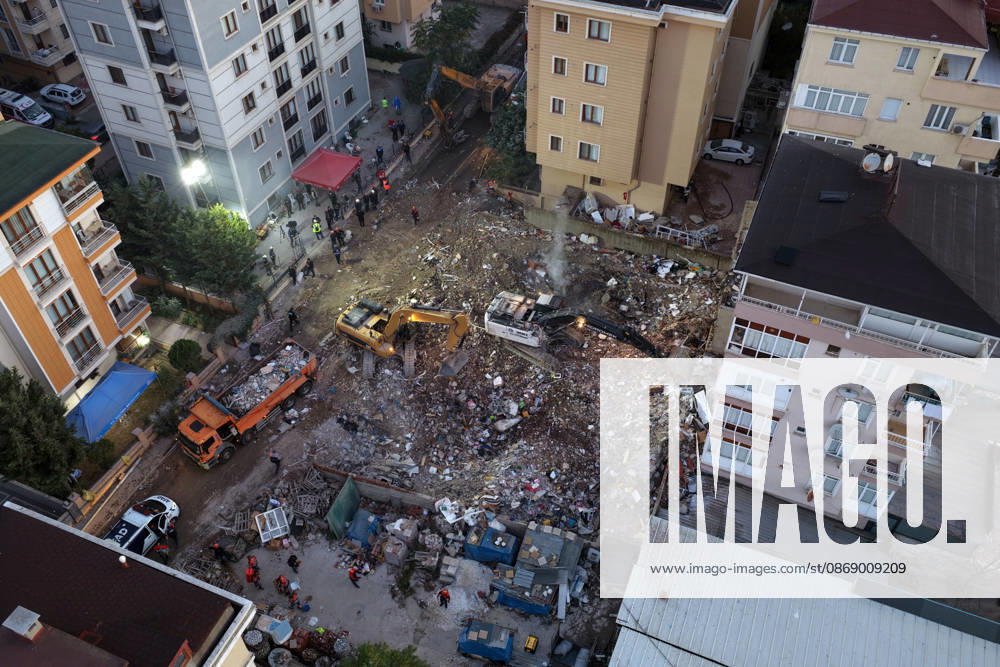 Search and rescue efforts completed in partially collapsed building in Istanbul ISTANBUL, TURKIYE - OCTOBER 9: An aerial view of the area as search and rescue efforts are completed at the site of a seven-story building that partially collapsed in the Maltepe district of Istanbul, Turkiye, on October 09, 2026. Murat Sengul Anadolu Istanbul Turkey. Editorial use only. Please get in touch for any other usage.