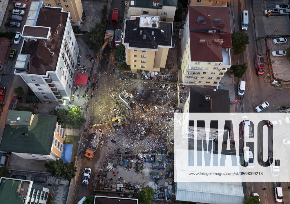 Search and rescue efforts completed in partially collapsed building in Istanbul ISTANBUL, TURKIYE - OCTOBER 9: An aerial view of the area as search and rescue efforts are completed at the site of a seven-story building that partially collapsed in the Maltepe district of Istanbul, Turkiye, on October 09, 2026. Murat Sengul Anadolu Istanbul Turkey. Editorial use only. Please get in touch for any other usage.