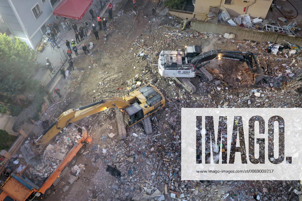 Search and rescue efforts completed in partially collapsed building in Istanbul ISTANBUL, TURKIYE - OCTOBER 9: An aerial view of the area as search and rescue efforts are completed at the site of a seven-story building that partially collapsed in the Maltepe district of Istanbul, Turkiye, on October 09, 2026. Murat Sengul Anadolu Istanbul Turkey. Editorial use only. Please get in touch for any other usage.