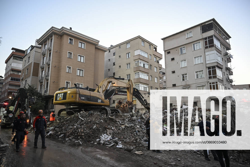 Search and rescue efforts completed in partially collapsed building in Istanbul ISTANBUL, TURKIYE - OCTOBER 9: Search and rescue efforts are completed at the site of a seven-story building that partially collapsed in the Maltepe district of Istanbul, Turkiye, on October 09, 2026. Murat Sengul Anadolu Istanbul Turkey. Editorial use only. Please get in touch for any other usage.