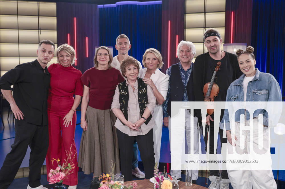 Özcan Cosar, Sabine Heinrich, Ronja Schnabel, Micky Beisenherz, Elfie Donnelly, Susan Link, Ronald Schnabel, David Garrett und LaFee bei der Aufzeichnung der WDR-Talkshow Kölner Treff im WDR Studio BS 3. Köln